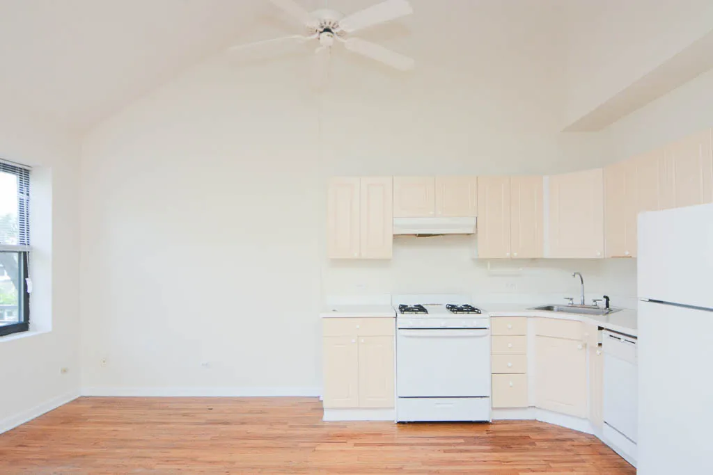 917 West Dakin Apartments