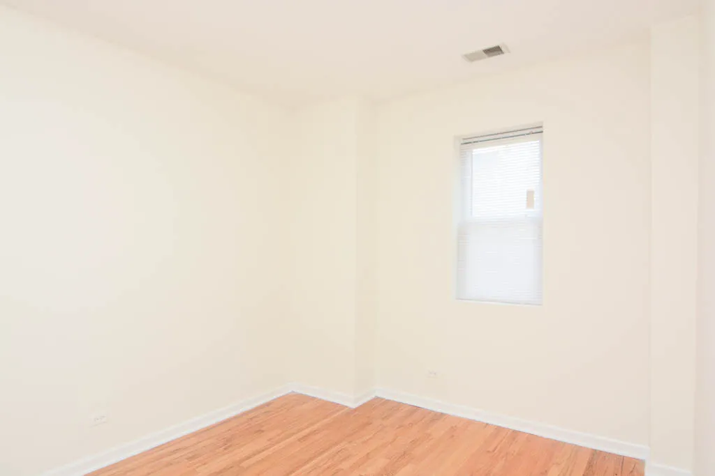 917 West Dakin Apartments