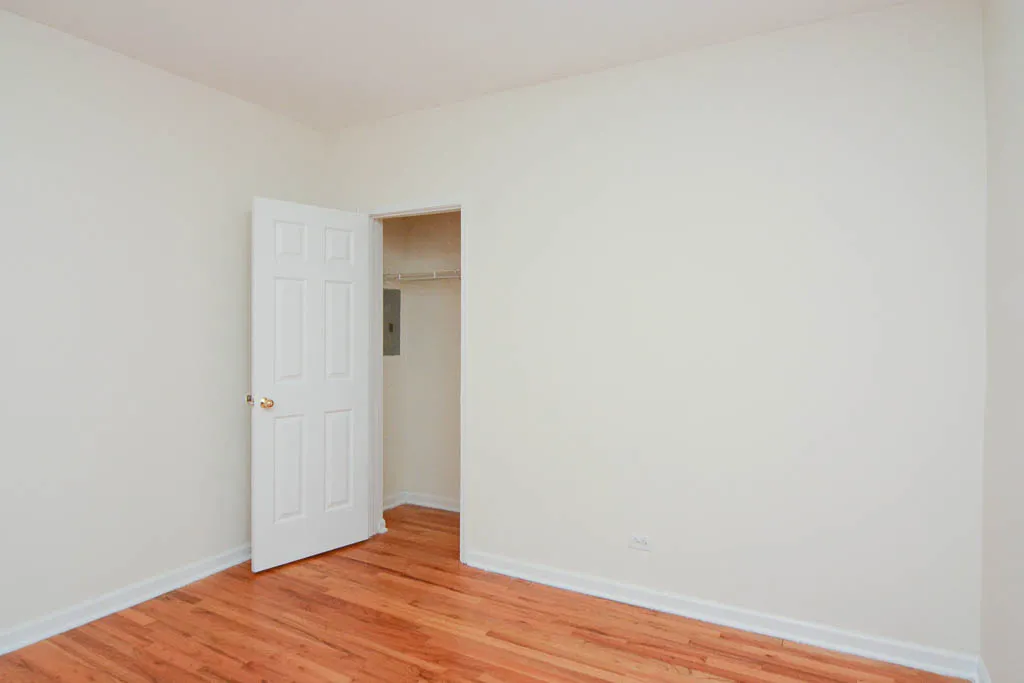 917 West Dakin Apartments