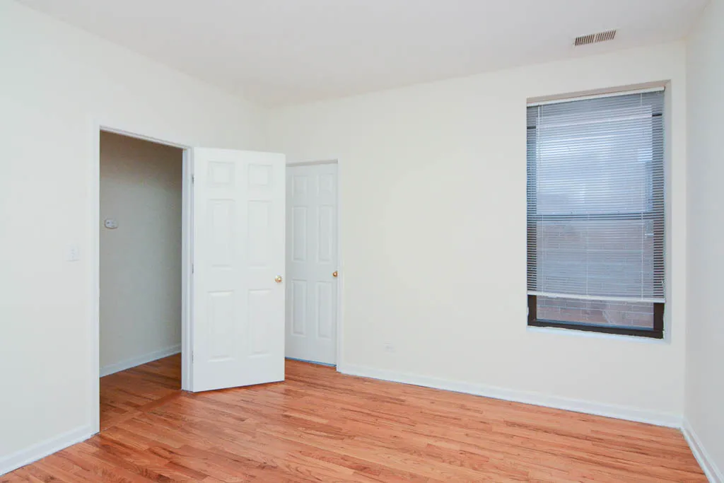 917 West Dakin Apartments