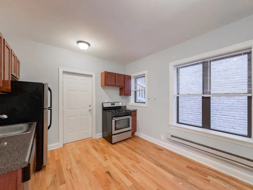 3720 N Pine Grove Ave 60613 60613-3720 N. Pine Grove-Chicago-IL