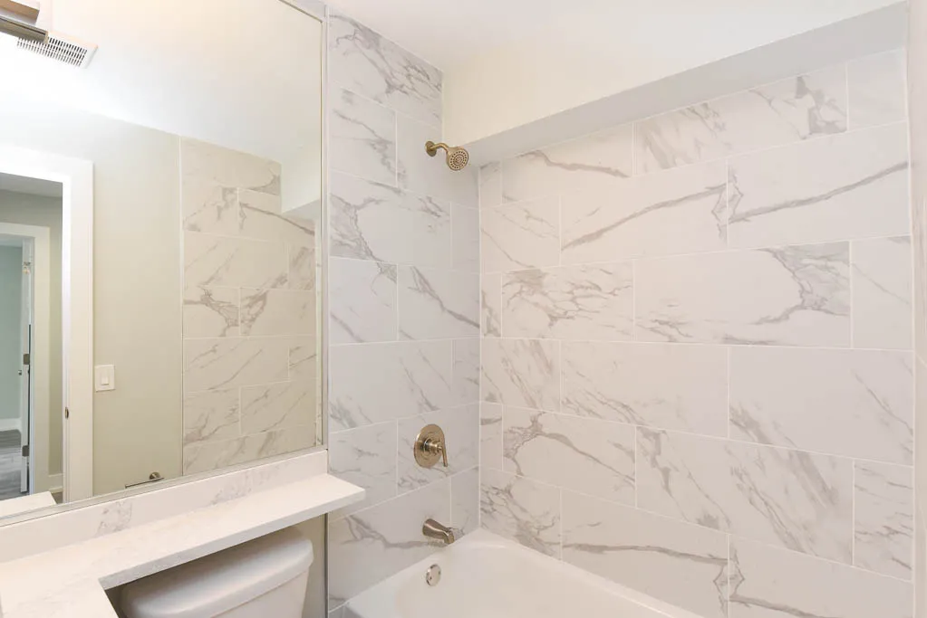 445 West Barry Apartments