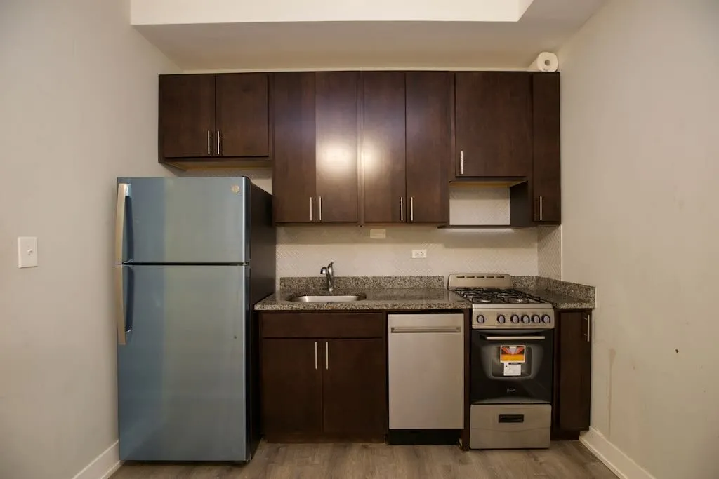 4851 N DAMEN AVE 60625-4851 North Damen-Chicago-IL