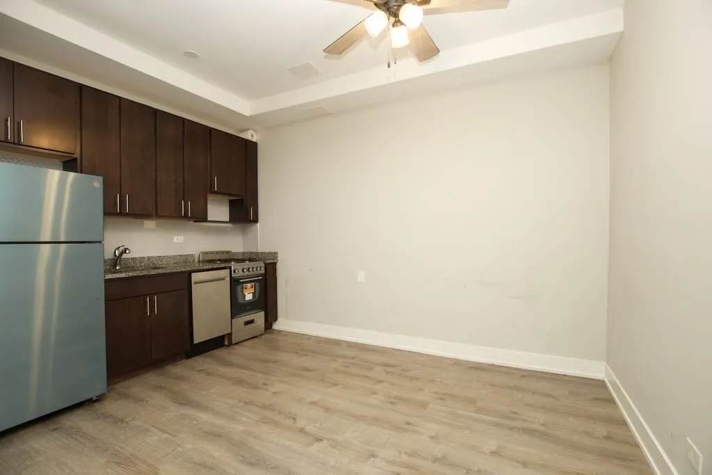 4851 N DAMEN AVE 60625-4851 North Damen-Chicago-IL