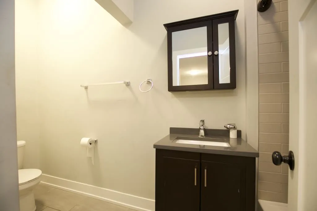 4851 N DAMEN AVE 60625-4851 North Damen-Chicago-IL