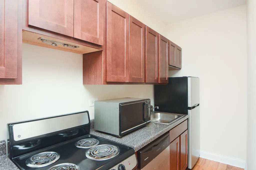 1050 W George St   60657 60657-1050 West George-Chicago-IL