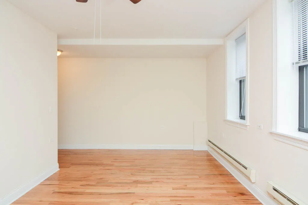 1050 W George St   60657 60657-1050 West George-Chicago-IL