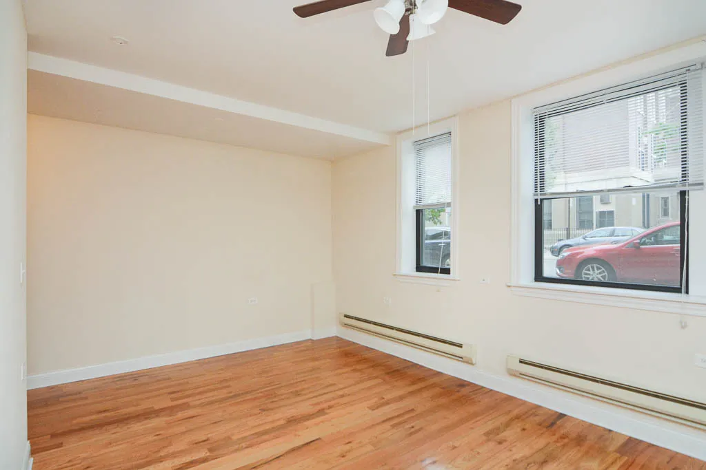 1050 W George St   60657 60657-1050 West George-Chicago-IL