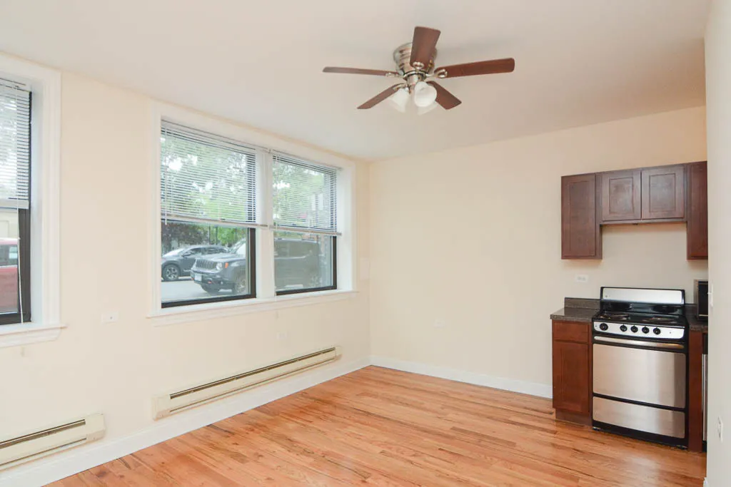 1050 W George St   60657 60657-1050 West George-Chicago-IL