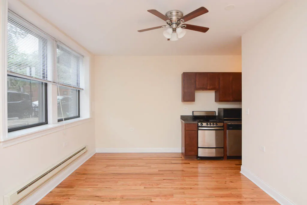 1050 W George St   60657 60657-1050 West George-Chicago-IL