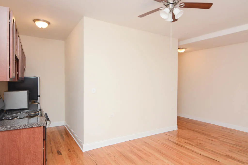 1050 W George St   60657 60657-1050 West George-Chicago-IL