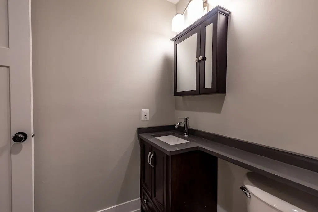 635 W BARRY AVE 60657-635 West Barry-Chicago-IL