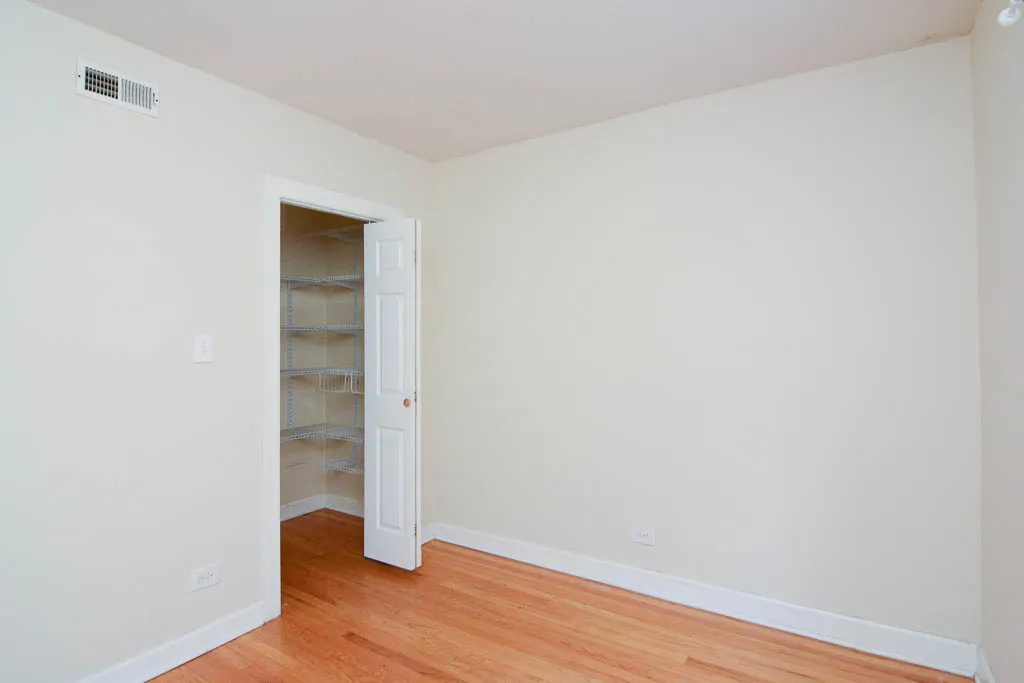 1200 W WELLINGTON AVE 60657-1200-02 West Wellington-Chicago-IL