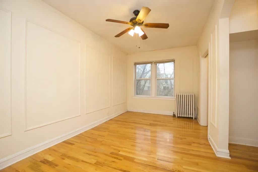 2827 North Burling Apartments