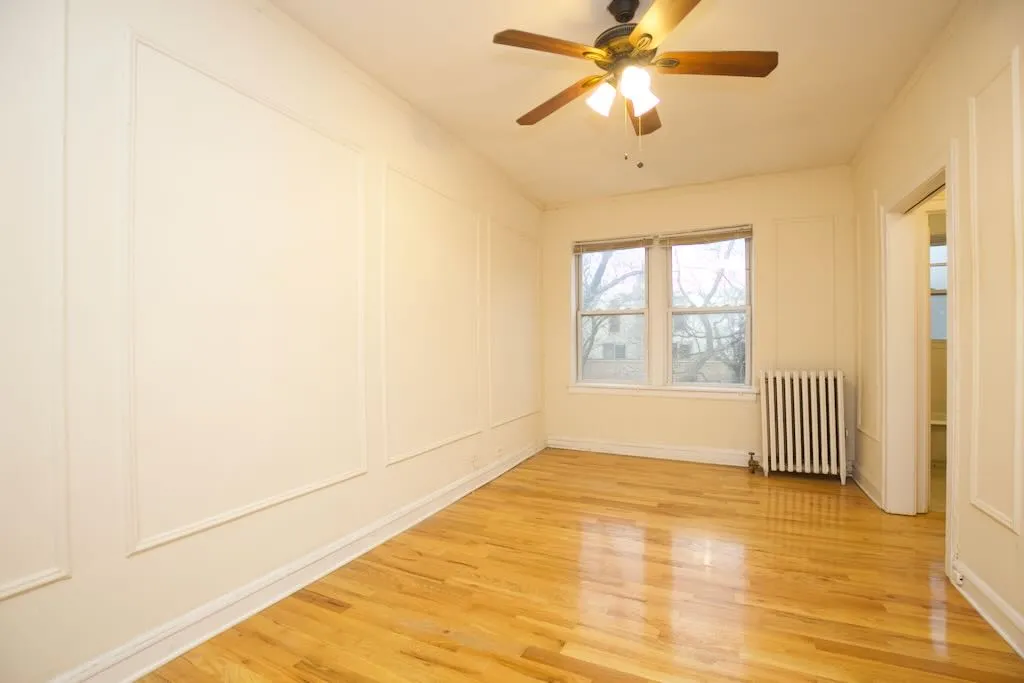 2827 North Burling Apartments