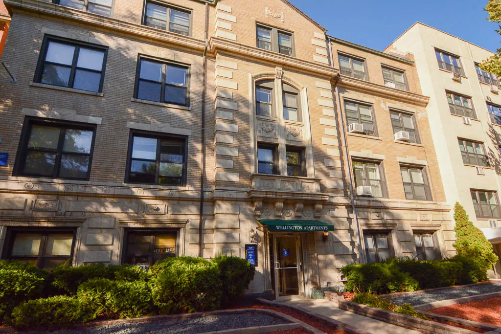 540 West Wellington Apartments