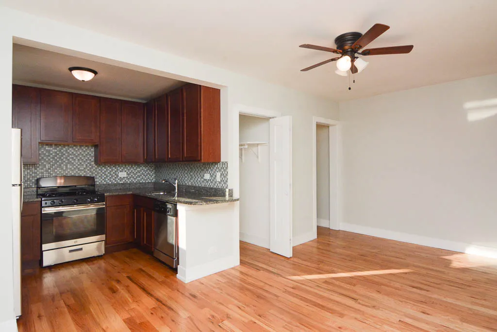 540 West Wellington Apartments