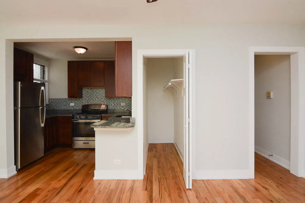 540 West Wellington Apartments