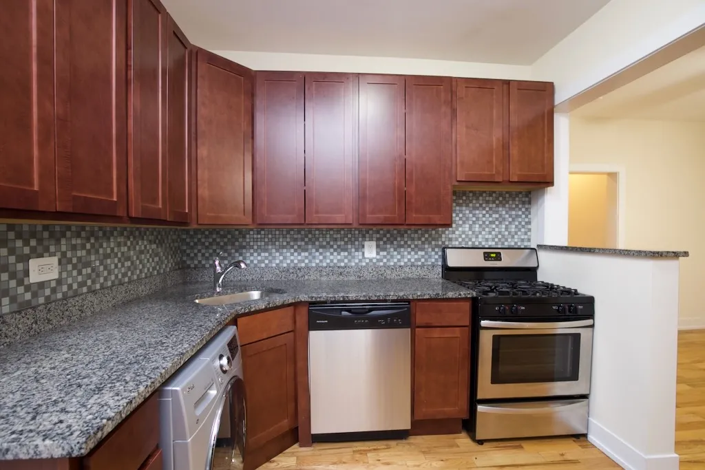 3517 N RACINE AVE 60657-3517-25 North Racine-Chicago-IL