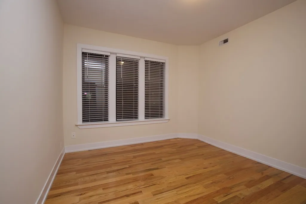 3517 N RACINE AVE 60657-3517-25 North Racine-Chicago-IL