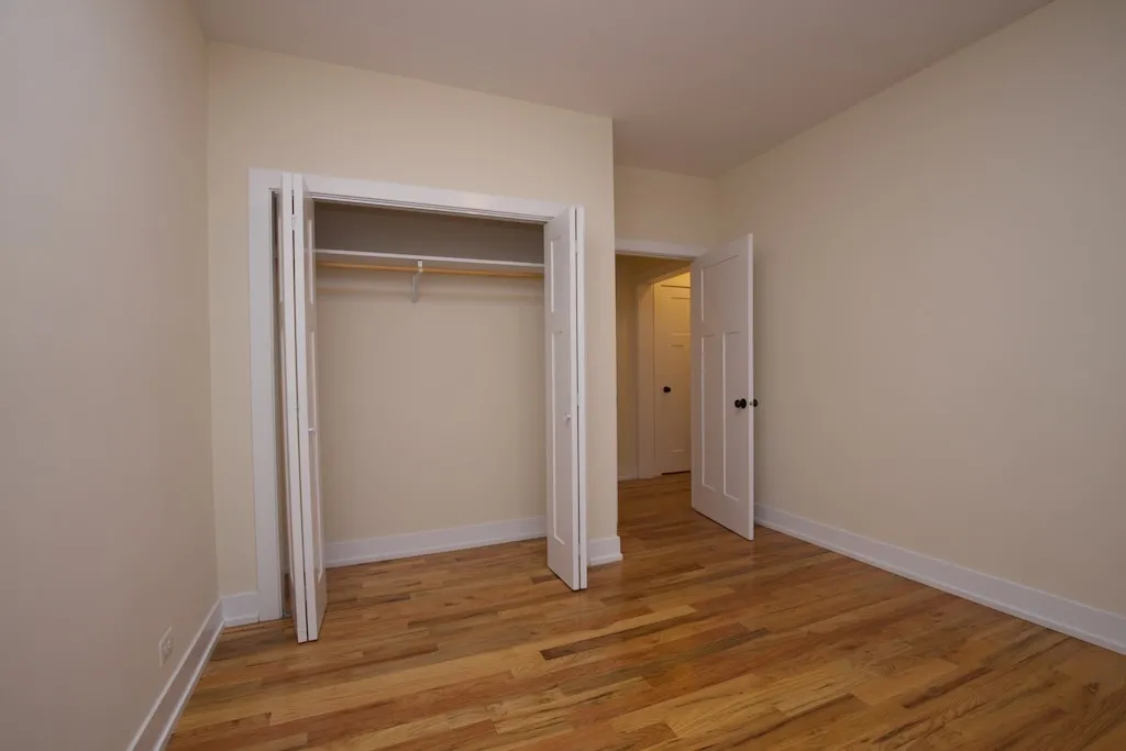 3517 N RACINE AVE 60657-3517-25 North Racine-Chicago-IL