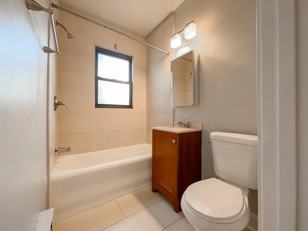 4737 N HERMITAGE AVE 60640-4737 North Hermitage-Chicago-IL