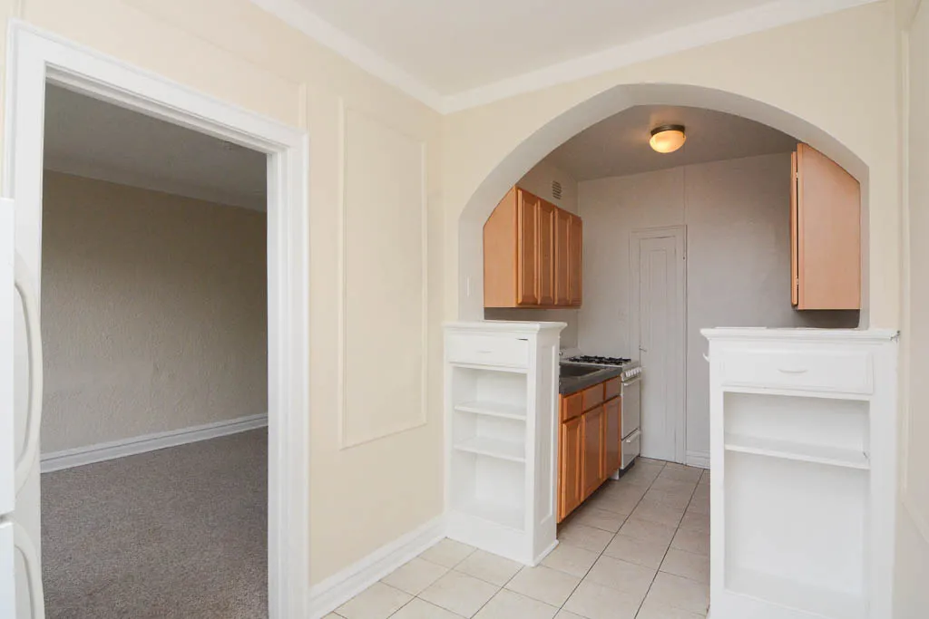 4829 N DAMEN AVE 60625-4829 North Damen-Chicago-IL