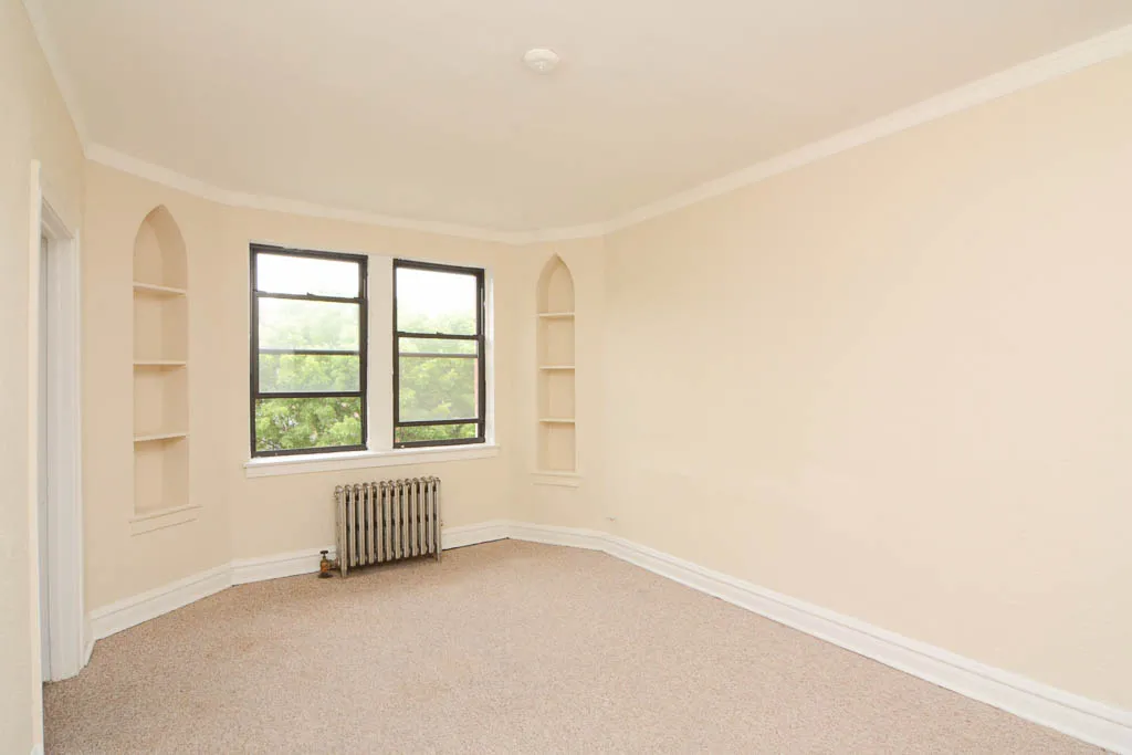 4829 N DAMEN AVE 60625-4829 North Damen-Chicago-IL