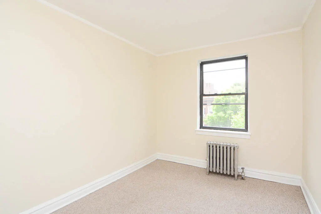 4829 N DAMEN AVE 60625-4829 North Damen-Chicago-IL