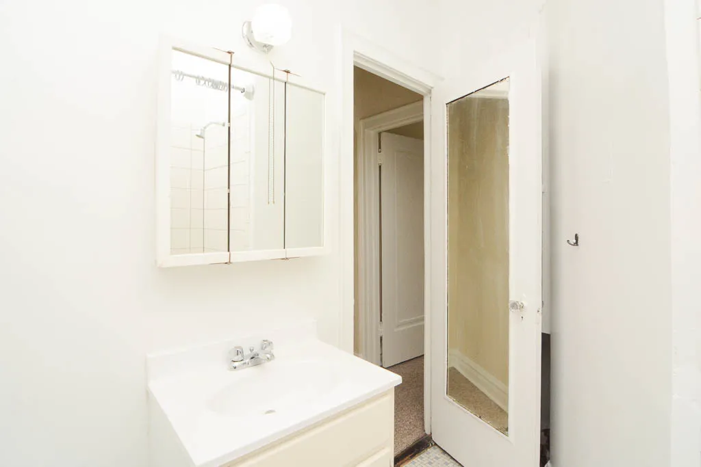 4829 N DAMEN AVE 60625-4829 North Damen-Chicago-IL