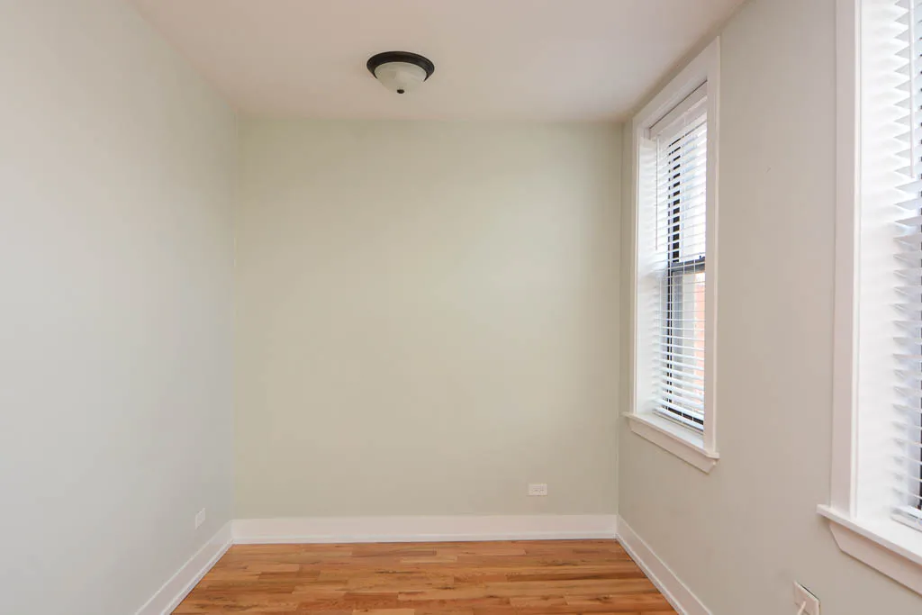 818 W DIVERSEY PKWY 60614-818 West Diversey-Chicago-IL