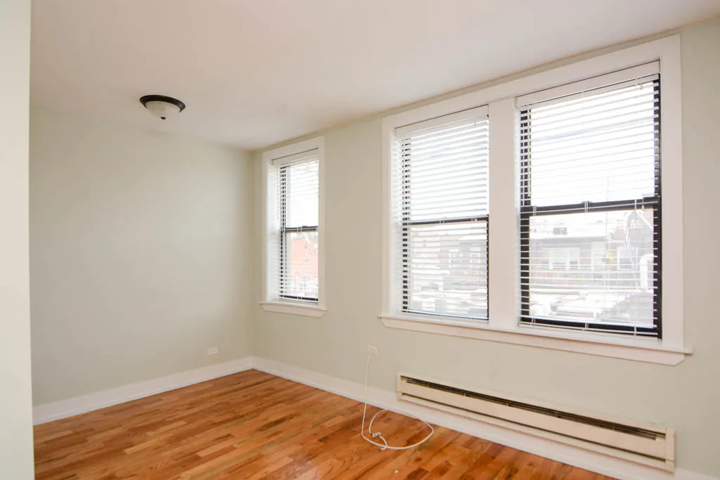 818 W DIVERSEY PKWY 60614-818 West Diversey-Chicago-IL