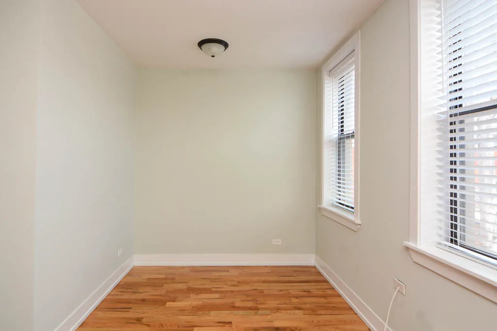 818 W DIVERSEY PKWY 60614-818 West Diversey-Chicago-IL