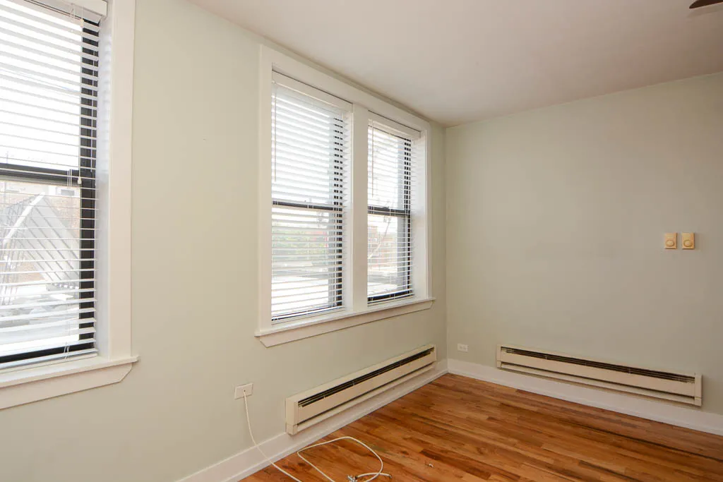 818 W DIVERSEY PKWY 60614-818 West Diversey-Chicago-IL