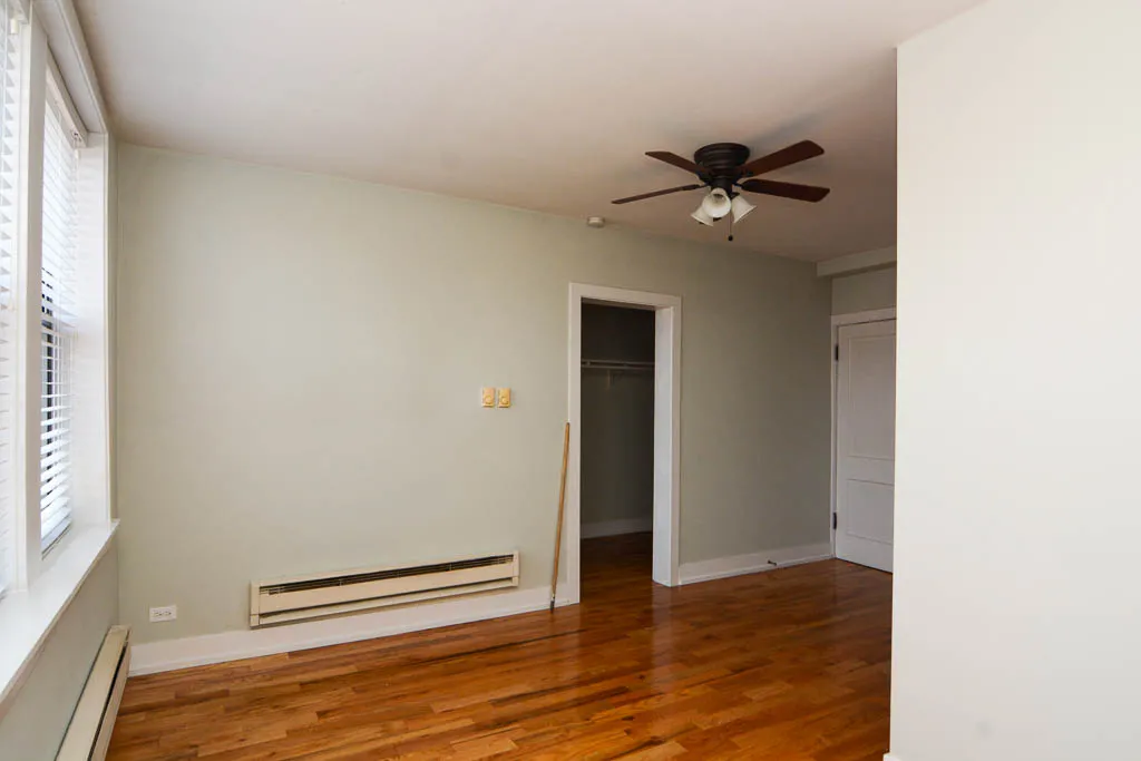 818 W DIVERSEY PKWY 60614-818 West Diversey-Chicago-IL