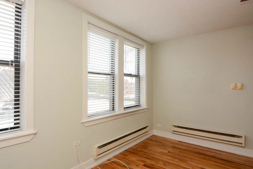 818 W DIVERSEY PKWY 60614-818 West Diversey-Chicago-IL