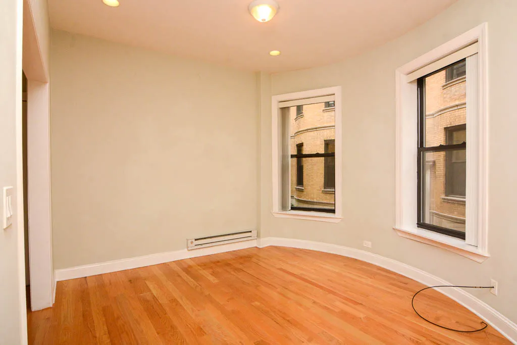 building exterior of 1216-1220 North Dearborn Apartments