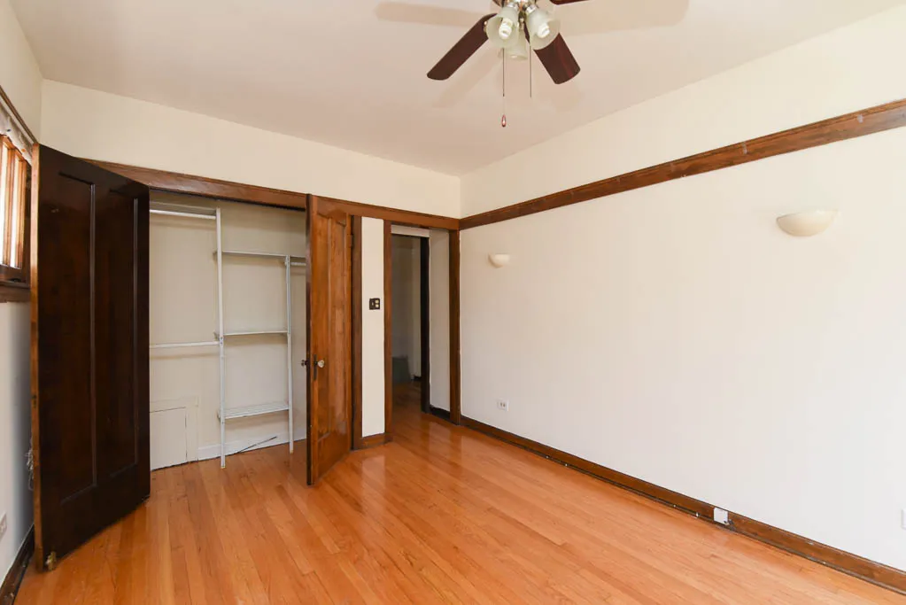 816 West Waveland Apartments
