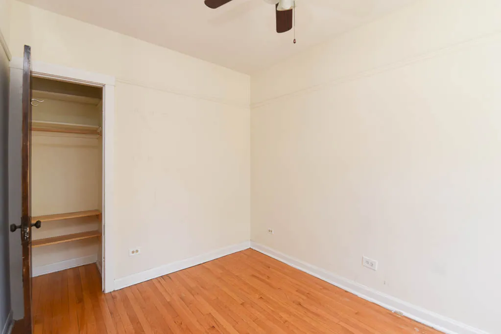 816 West Waveland Apartments