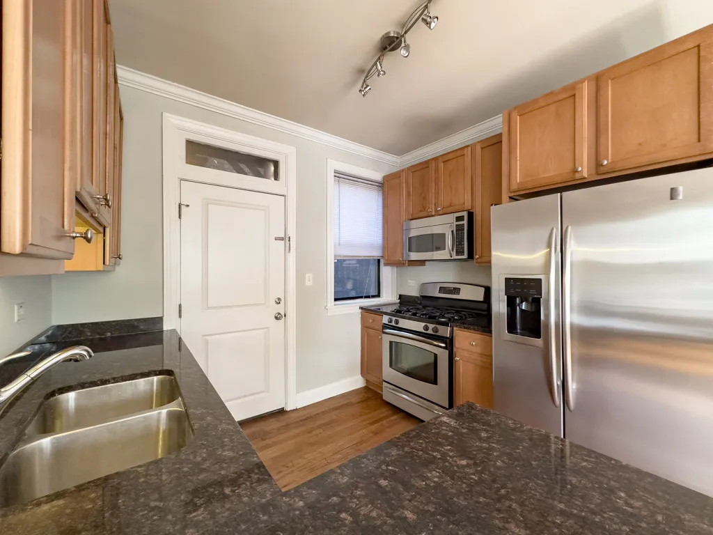 740 W ADDISON ST 60613-740-50 West Addison-Chicago-IL