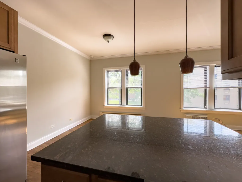 740 W ADDISON ST 60613-740-50 West Addison-Chicago-IL