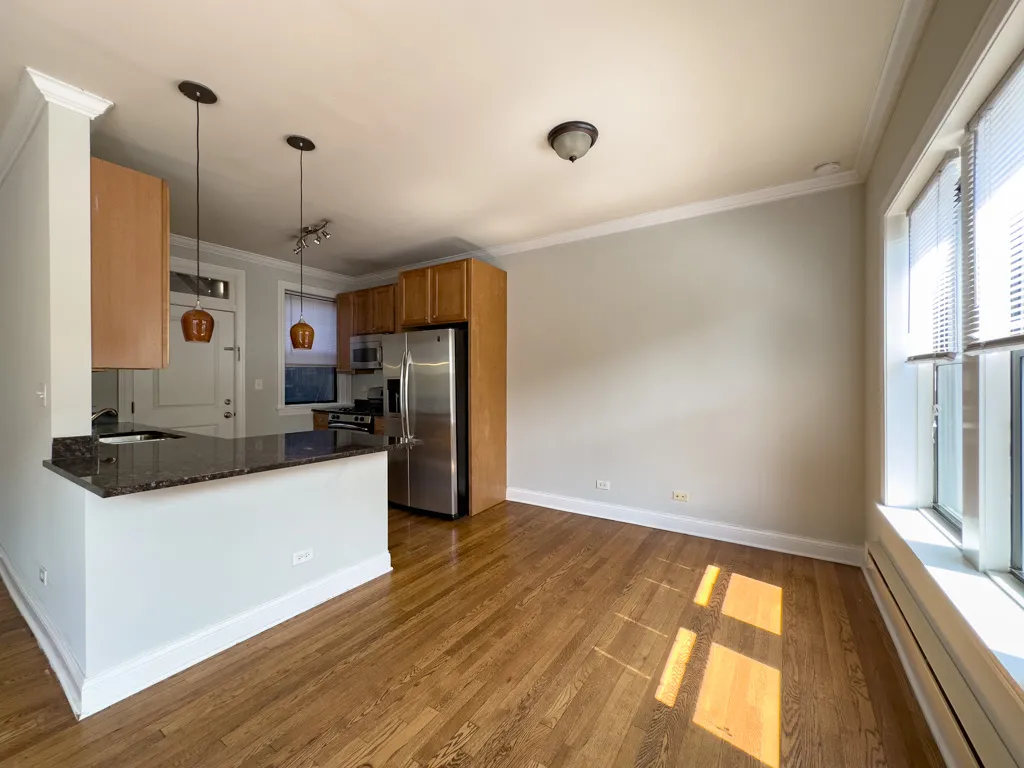 740 W ADDISON ST 60613-740-50 West Addison-Chicago-IL