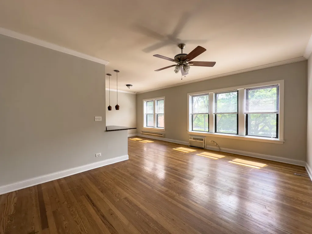 740 W ADDISON ST 60613-740-50 West Addison-Chicago-IL