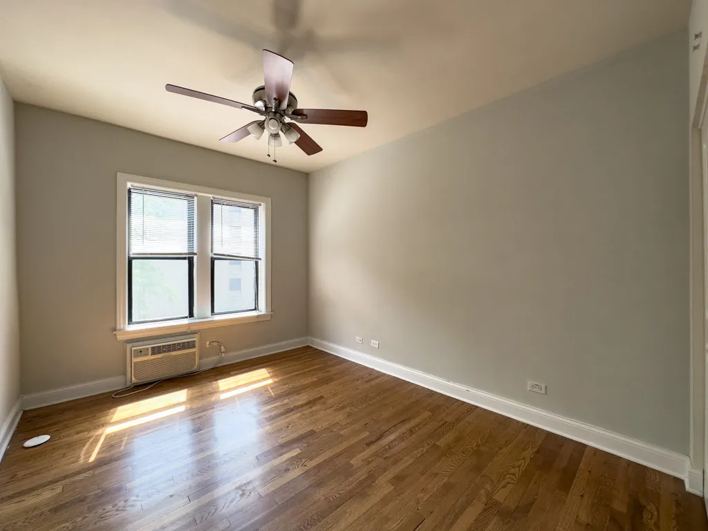 740 W ADDISON ST 60613-740-50 West Addison-Chicago-IL