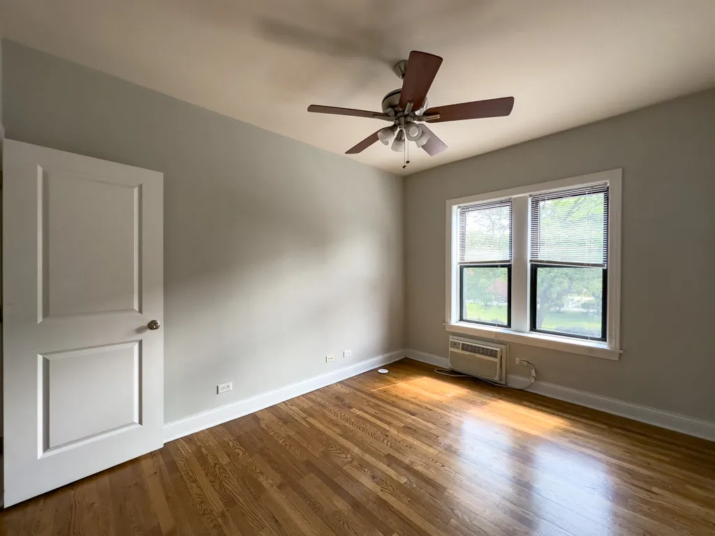 740 W ADDISON ST 60613-740-50 West Addison-Chicago-IL