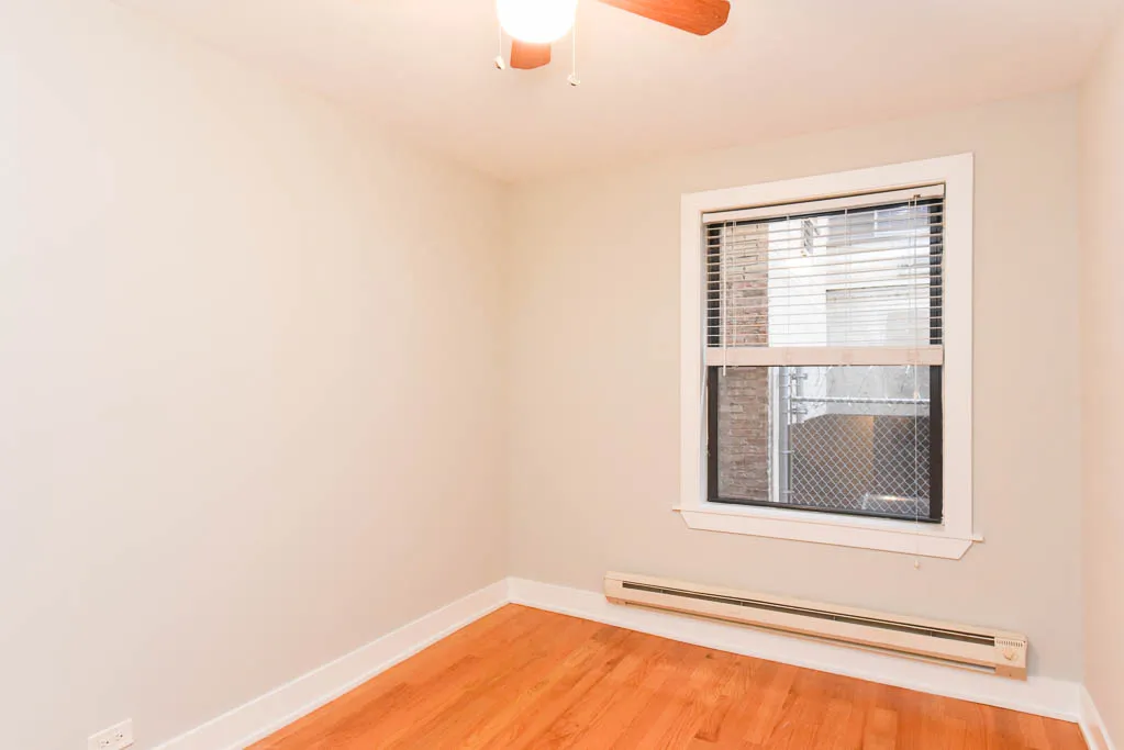 425 West Roscoe Apartments