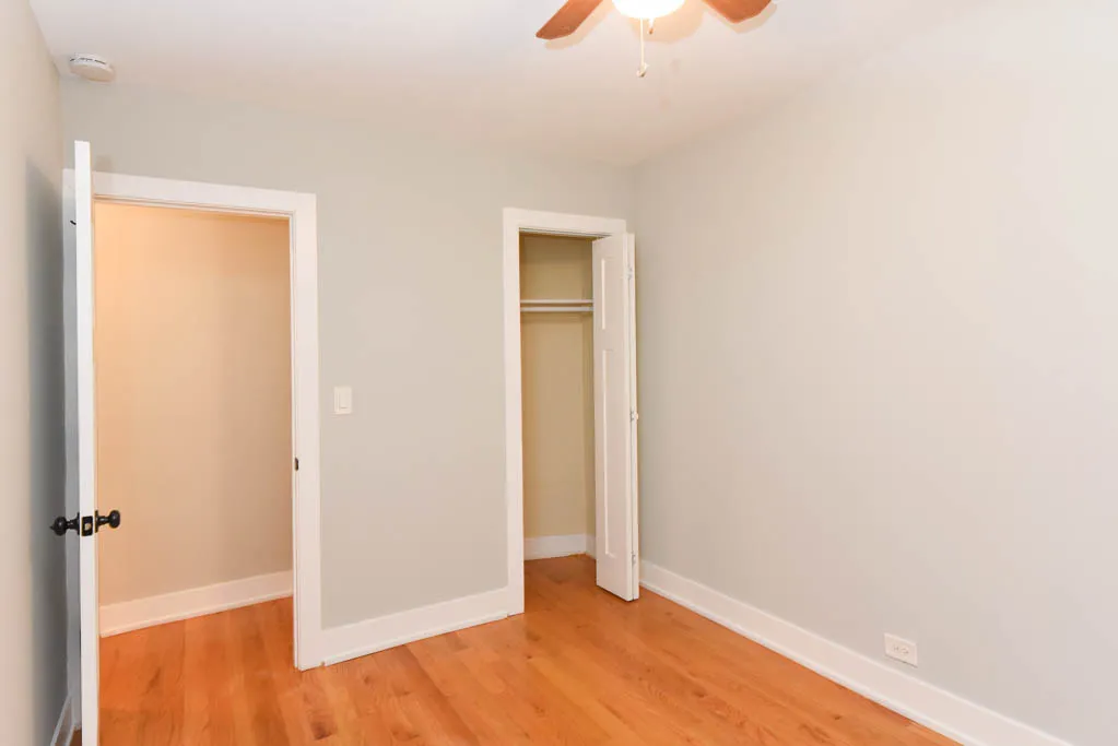 425 West Roscoe Apartments