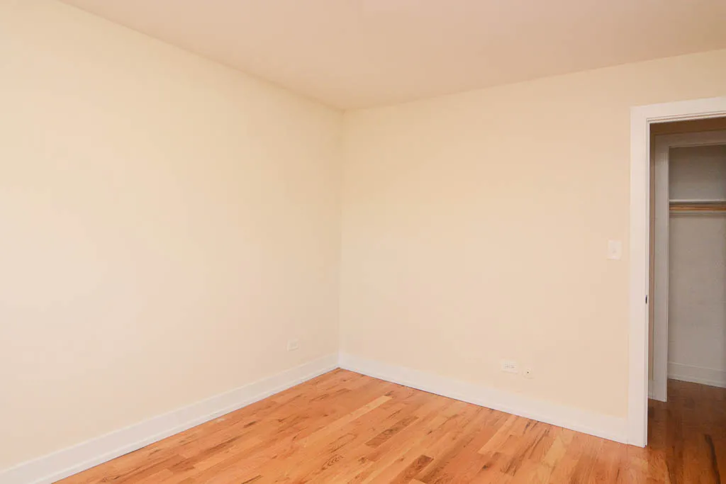 555 W ARLINGTON PL 60614-555 W Arlington-Chicago-IL