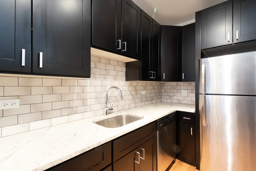 2201 W EASTWOOD AVE 60625-2201-09 West Eastwood-Chicago-IL