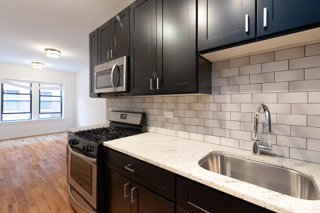 2201 W EASTWOOD AVE 60625-2201-09 West Eastwood-Chicago-IL